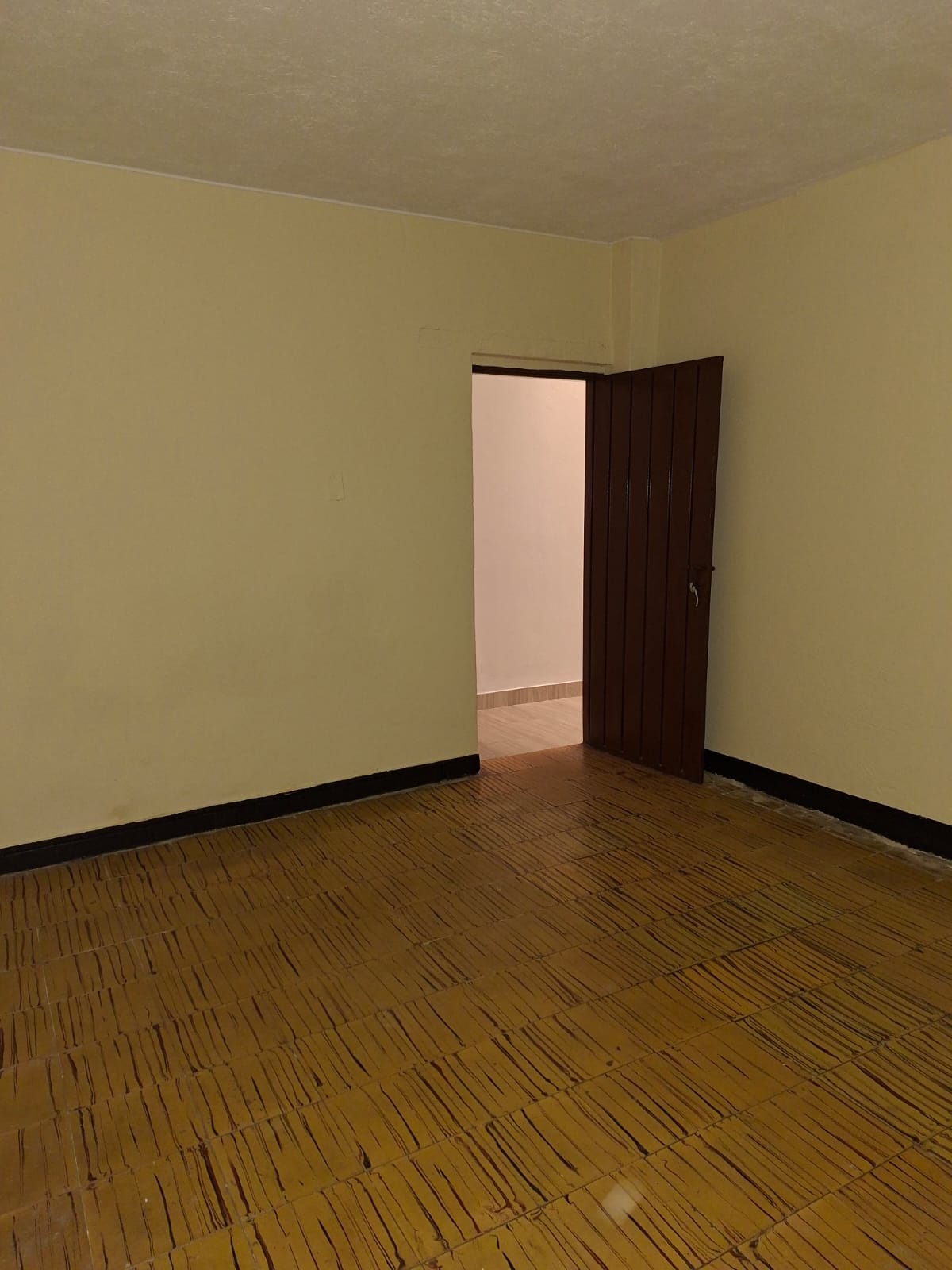 2082